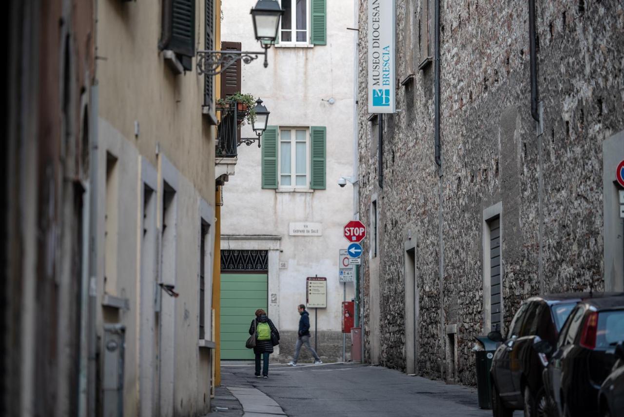 Luogo Comune Ostello Hostel Brescia Exterior photo